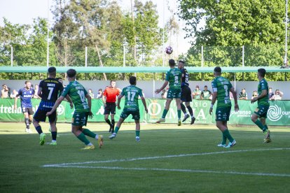 La Deportiva puntúa en Arenteiro.