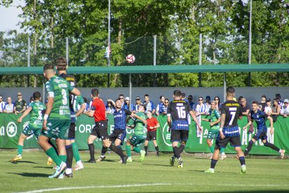 La Deportiva puntúa en Arenteiro.