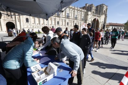 Carrera popular organizada por la Junta para celebrar el día de Castilla y León en la capital leonesa