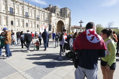 Carrera popular organizada por la Junta para celebrar el día de Castilla y León en la capital leonesa