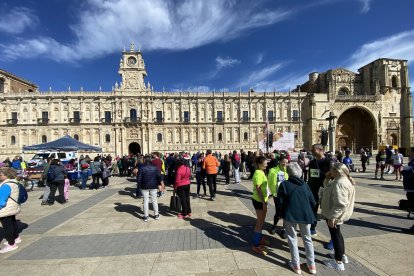 Carrera popular organizada por la Junta para celebrar el día de Castilla y León en la capital leonesa