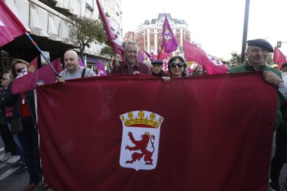 Manifestación en León como respuesta a los actos de la Junta por Villalar en la capital leonesa.