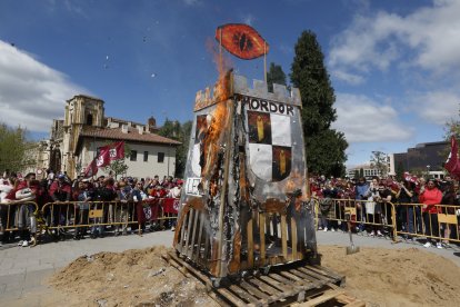 Manifestación en León como respuesta a los actos de la Junta por Villalar en la capital leonesa.