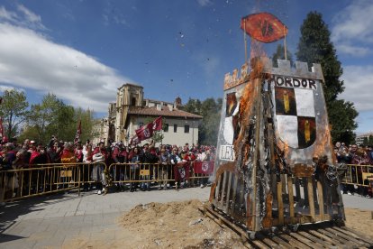 Manifestación en León como respuesta a los actos de la Junta por Villalar en la capital leonesa.