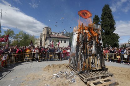 Manifestación en León como respuesta a los actos de la Junta por Villalar en la capital leonesa.