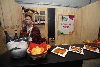 Una veintena de bodegas participan en el evento vitivinícola durante todo el fin de semana.