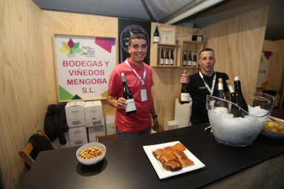 Una veintena de bodegas participan en el evento vitivinícola durante todo el fin de semana.