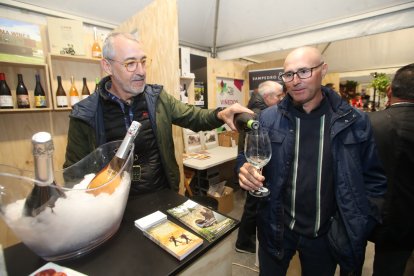 Una veintena de bodegas participan en el evento vitivinícola durante todo el fin de semana.