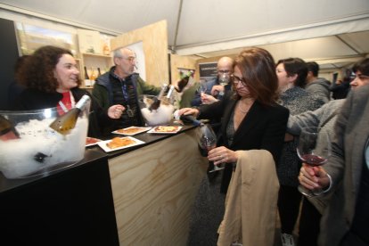 Una veintena de bodegas participan en el evento vitivinícola durante todo el fin de semana.
