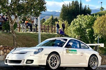 Antonio Martínez (1) fue el vencedor en la general de la Subida a Vega de Espinareda. Alfredo Sal (15) ganó en carrozados.  MEDULA SPORT