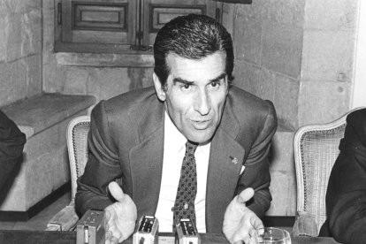 El exministro leonés durante una rueda de prensa.
