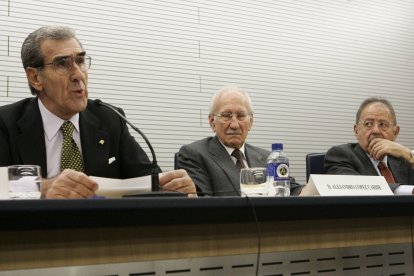 Conferencia sobre la caridad en León, en 2006.