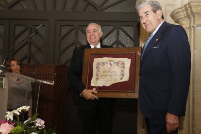 Acto de entrega del premio Leonés Ael año al empresario Valentín Díez Morodo, en 2016.
