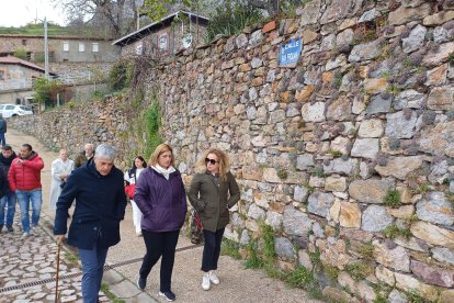 El delegado territorial de la Junta en León, Eduardo Diego, ha presenciado y participado en la romería y en la rogativa en honor a San Froilán.