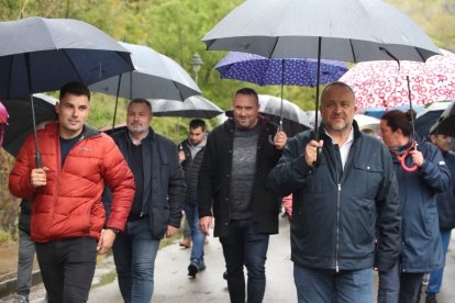 Marcha de protesta por el estado de un tramo de la antigua N-VI