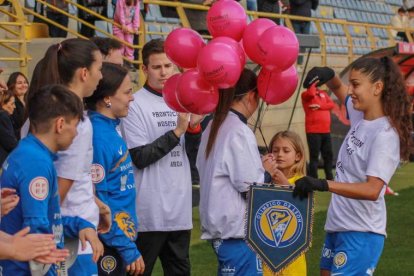 El Olímpico de León selló un triunfo importante ante el Sporting B en el Reino de León. GUILLE PRESA