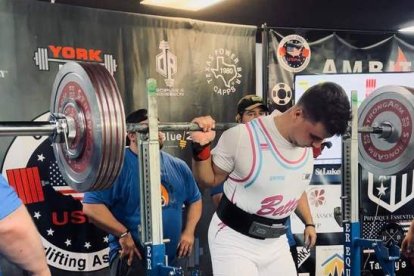 Marcos Rodríguez, durante el Campeonato Estatal de levantamiento de pesas de Nueva Jersey.  DL