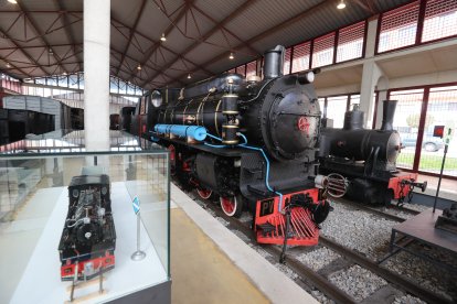 Maquetas y máquinas reales, juntas en el museo.