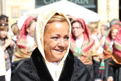 Isabel Carrasco, como novia en una boda maragata en la que se 