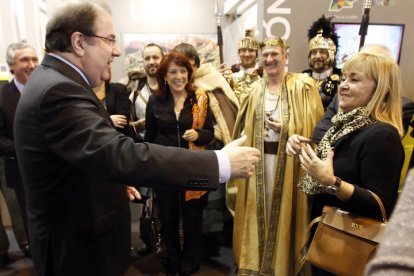 Con el expresidente de la Junta Juan Vicente Herrera, en un acto de presentación de Astures y Romanos en Fitur. 