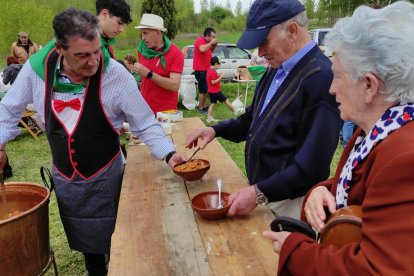 Vegas y Villanueva del Condado rivalizan hoy de nuevo en su romería.