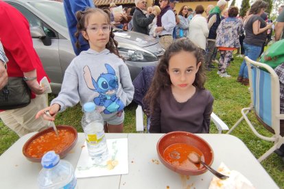 Vegas y Villanueva del Condado rivalizan hoy de nuevo en su romería.