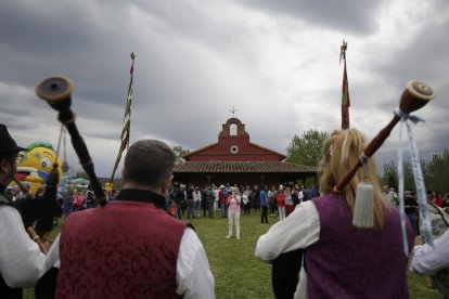 Vegas y Villanueva del Condado rivalizan hoy de nuevo en su romería.