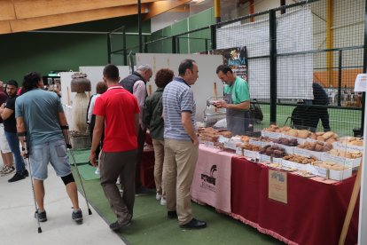 El acto contó con mucho público y muchas degustaciones de productos.