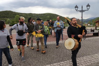 Concentración con capilotes en Riaño.