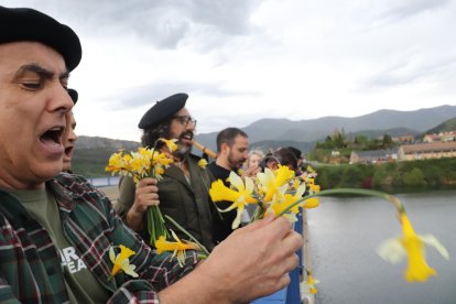 Concentración con capilotes en Riaño.
