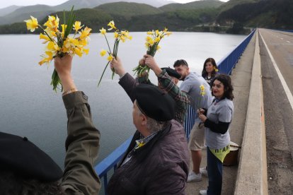 Concentración con capilotes en Riaño.