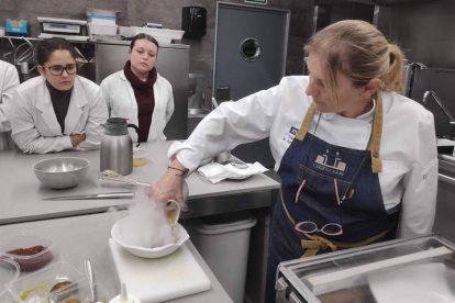 El grado tiene convenios para que los alumnos realicen prácticas en los restaurantes con Estrella Michelín de toda la Comunidad. DL