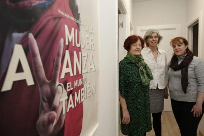 Imagen de las representantes de la asociación Adavas en León.