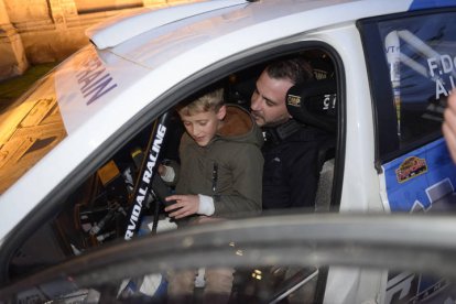 La plaza de San Marcos albergó la protocolaria salida oficial del Rallye Reino de León, valedero para la Copa de España