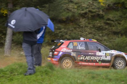 La segunda jornada de la prueba se disputó en siete tramos cargados de emoción en los que los pilotos demostraron su pericia y buen hacer la volante.
