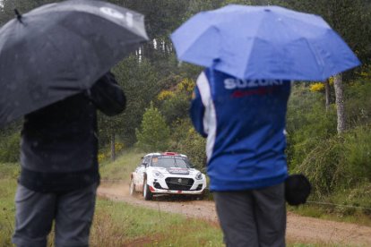 La segunda jornada de la prueba se disputó en siete tramos cargados de emoción en los que los pilotos demostraron su pericia y buen hacer la volante.