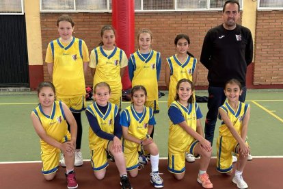 Formación del equipo Jesuitas, que dirige Iñaki.  DL