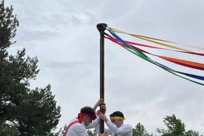 Imagen de la Virgen del Villar, en la celebración de este martes de Pentecostés.  I. IGLESIAS