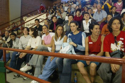 Acis Mercaleón logró la gesta de subir a la máxima categoría del baloncesto femenino nacional el 23 de mayo de 2004. Venció al favorito Sõller (54-64) en la cancha mallorquina tras un encuentro perfecto.