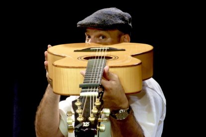 'Lírica, cantares de poemas'.