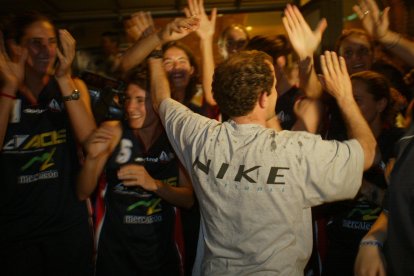 Acis Mercaleón logró la gesta de subir a la máxima categoría del baloncesto femenino nacional el 23 de mayo de 2004. Venció al favorito Sõller (54-64) en la cancha mallorquina tras un encuentro perfecto.