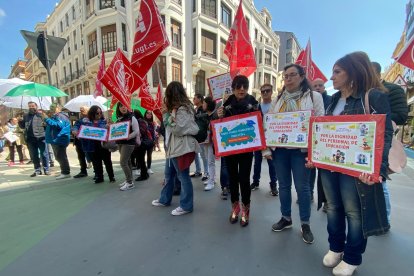 Exigen al alcalde de León que asuma su responsabilidad con el mantenimiento de los colegios