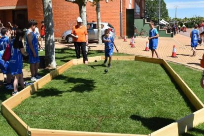 Imagen de una jornada de las Escuelas Deportivas de Santa María del Páramo. DL