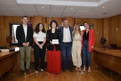 Salón de Plenos con la mantenedora.