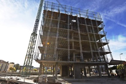 El Ayuntamiento de León prevé un aumento de ingresos por la mayor actividad de la construcción.