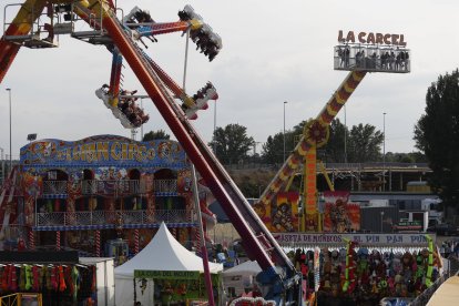 RECINTO FERIAL DURANTE LAS FIESTAS DE SAN JUAN Y SAN PEDRO / ATRACCIONES