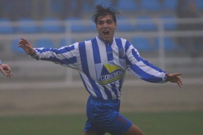 Jesús Panadero, celebrando un gol en la Liga 2000-2001. DE LA MATA