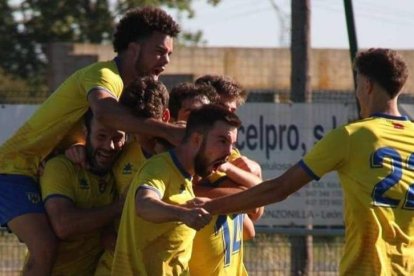 El Atlético Mansillés quiere repetir esta imagen de alegría.  DL