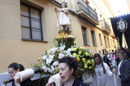 A Cardenal Landázuri se le puso cara de alfombra roja para recibir el cortejo de las grandes estrellas del Corpus.