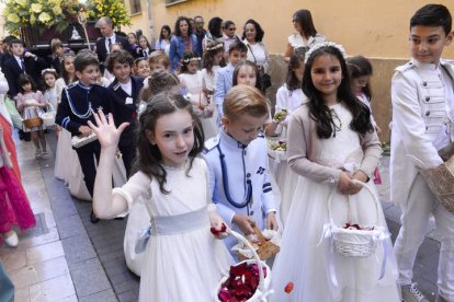 A Cardenal Landázuri se le puso cara de alfombra roja para recibir el cortejo de las grandes estrellas del Corpus.
